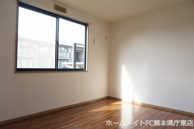 サンビレッジレグルスガーデンC棟の洋室