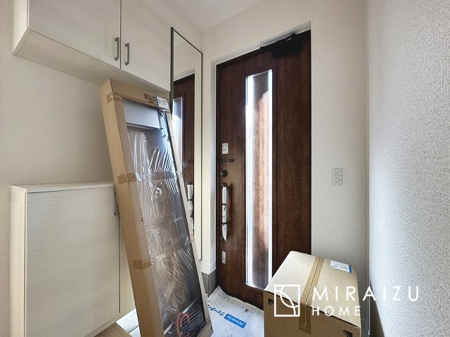 【前面道路含む現地写真】 | プライバシー性と開放感を高める住環境。陽当たりの良い開かれたロケーションを活かし、心地よい暮らしをプランニング


