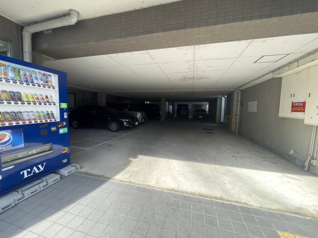 ループ千里丘の駐車場