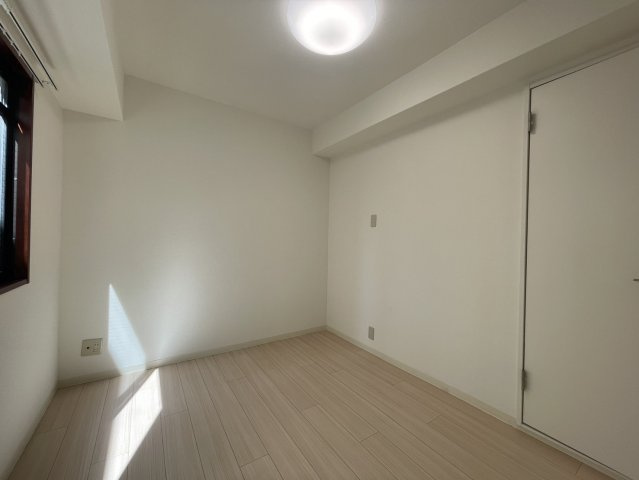 ループ千里丘の洋室