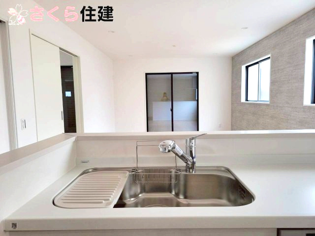 LIGARE　下都賀郡壬生町40期　2号棟のキッチン|浄水付き水栓