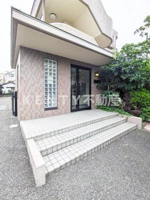 【エントランス】 | リヴェール石川台 | 建物の内部です