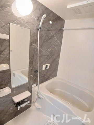 柏崎市北半田１丁目のアパートの浴室
