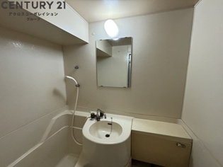 浴室内に洗面台付き！
