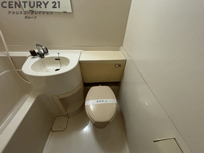 浴室内にトイレがあります☆
