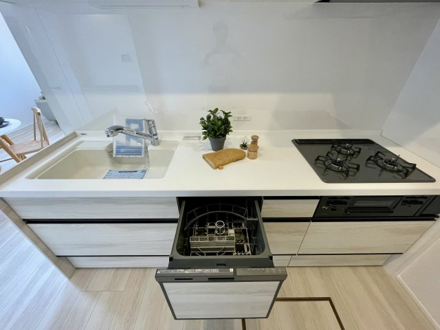 コアマンションルネス九品寺のキッチン|食洗器も完備されており時間を有効に活用できます。