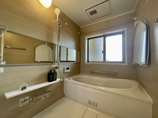 コアマンションルネス九品寺の浴室|落ち着いた空間のお風呂です