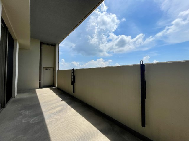 コアマンションルネス九品寺のバルコニー|バルコニーは広さ17.24㎡　南向きなので日当たり良好です。