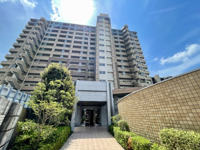 コアマンションルネス九品寺の外観|令和7年6月リフォーム完了　総戸数118戸の大型マンション　敷地内駐車場継承可能