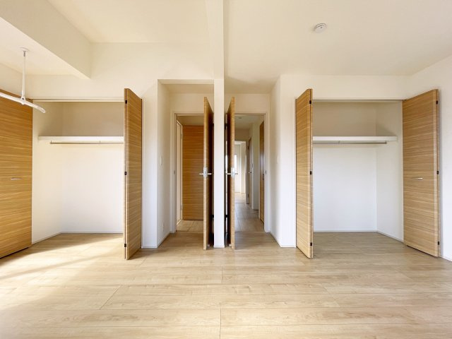 新築戸建・建売　本庄市下野堂　本庄南小・本庄南中の収納|ハンガーパイプもついているので干した洗濯物をそのままかけることができる！