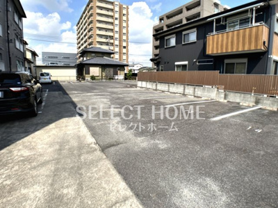 【駐車場】 | グリンティア日名 | 駐車場に車を止められます