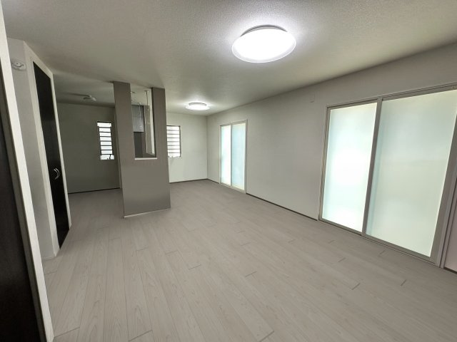 【居間・リビング】 | 清瀬市中里　中古戸建 | ※画像は家具消去のCG加工が行われております。