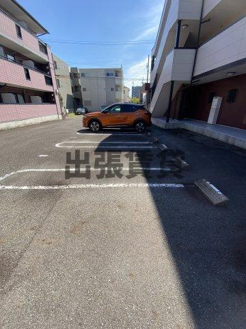 仲介手数料0円！！N’sハイツの駐車場