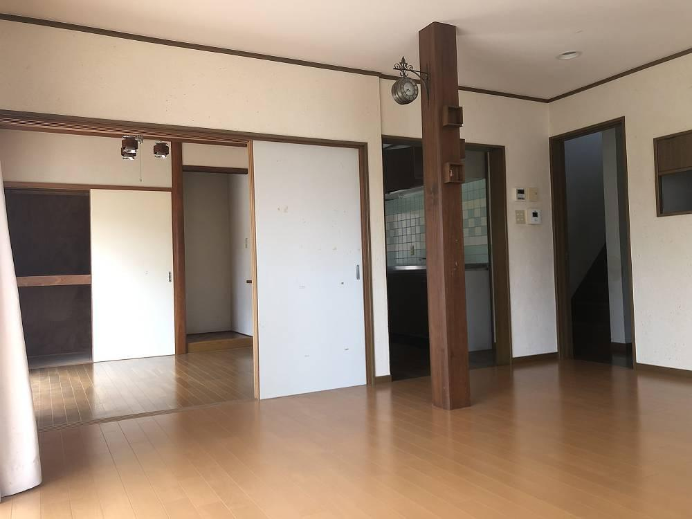 高知市潮見台2丁目　中古戸建ての居間・リビング