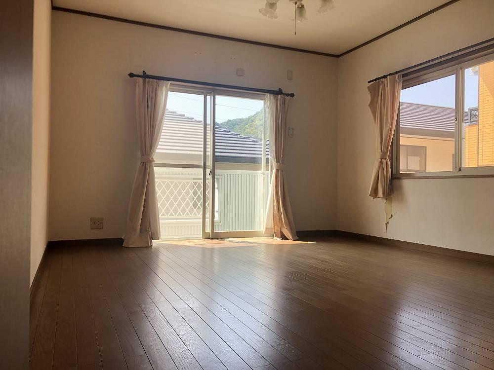 高知市潮見台2丁目　中古戸建ての洋室