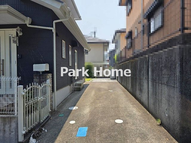 高知市潮見台2丁目　中古戸建ての駐車場