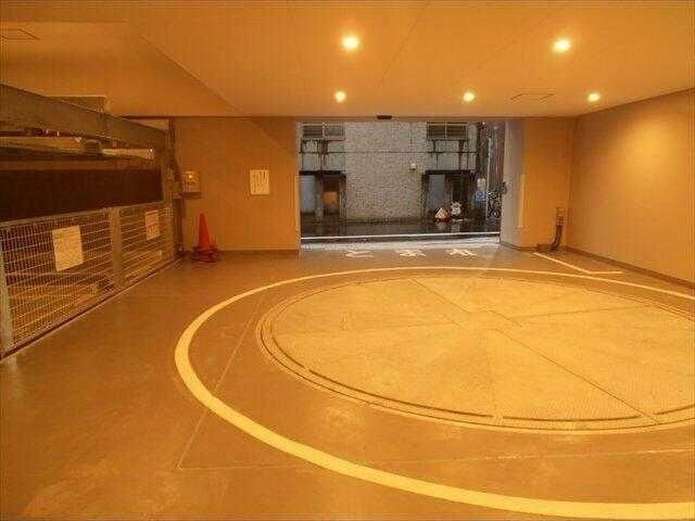 フレンシア浅草橋の駐車場