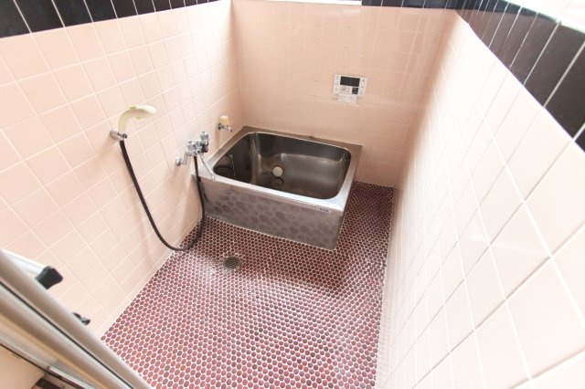 呉市広大広１丁目の一戸建ての浴室