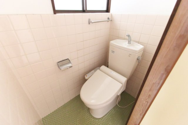 呉市広大広１丁目の一戸建てのトイレ