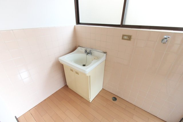 呉市広大広１丁目の一戸建ての洗面所