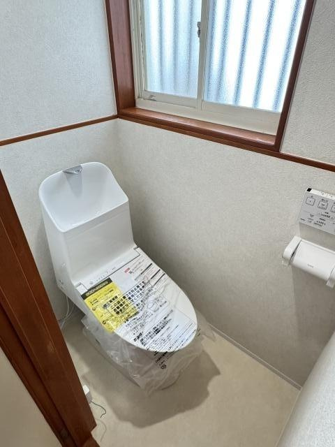 高知市神田　中古戸建てのトイレ