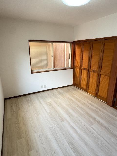 高知市神田　中古戸建ての洋室