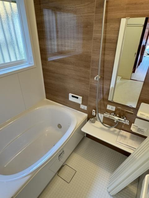 高知市神田　中古戸建ての浴室