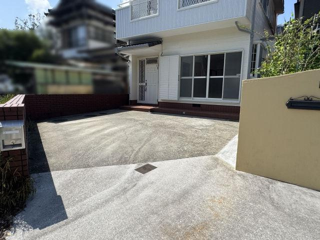 高知市神田　中古戸建ての駐車場