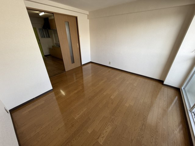 末広マンションの寝室