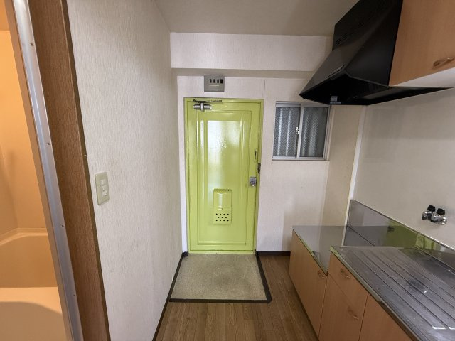 末広マンションの玄関