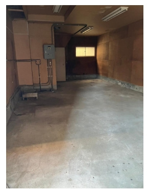 天下茶屋店舗の駐車場
