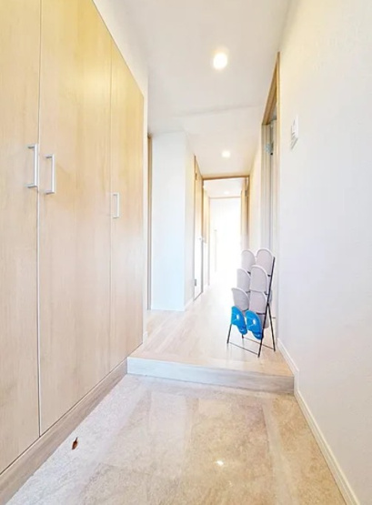 【玄関】 | サンシティJ棟 | 帰り着くたびに洗練されたテイストの空間に迎えられ誇りと喜びを感じる玄関まわりです。