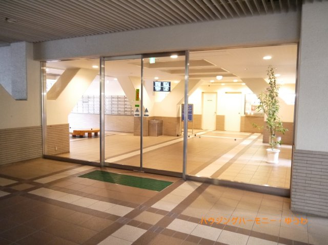 【エントランス】 | サンシティJ棟 | 清廉とされたエントランスになっています。