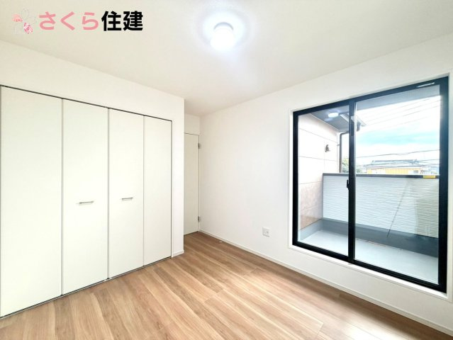 ーLIGARE－小山市雨ヶ谷2期　１号棟の洋室|広々とした洋室です♪お子様の成長に伴って増えていく荷物にも対応できます！
