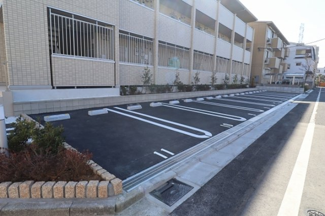 ロード花みずきの駐車場