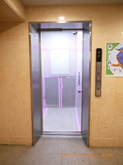 【その他共用部分】 | 勿論エレベーターが備え付けられています。