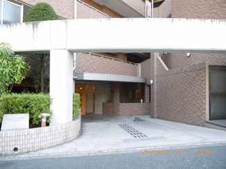 【エントランス】 | 清潔感と歓迎感があるエントランスホールとなります。