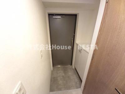 【玄関】 | ファーストフィオーレ神戸元町ディモーラ