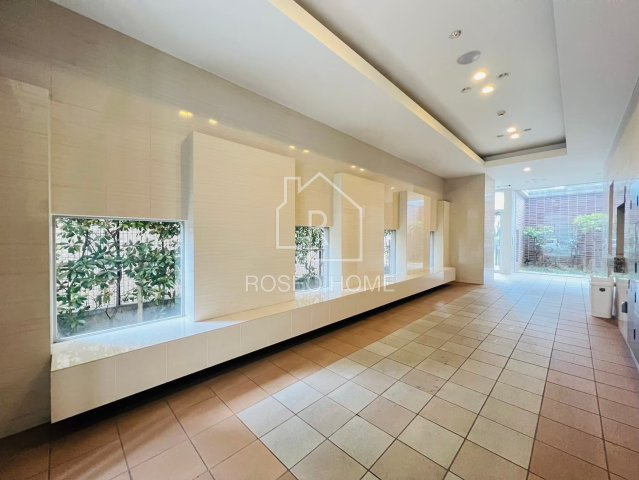 エスヴェール北梅田のロビー