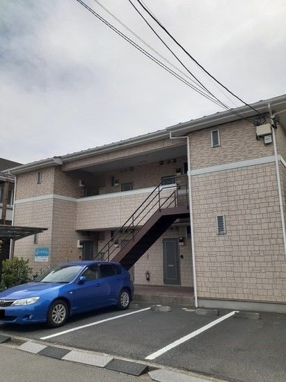 ウララハウスの駐車場