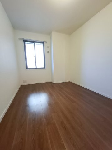 甲子園三番町ハイツの洋室|6.5帖