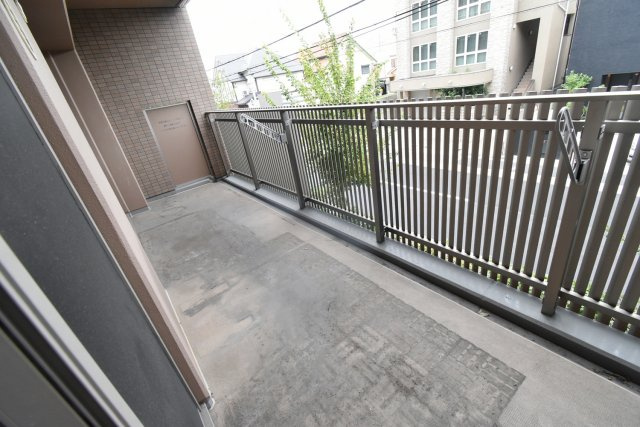 甲子園三番町ハイツのバルコニー