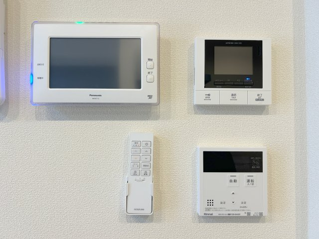 ＣＲＥＳＴ　ＯＩＺＵＭＩの玄関