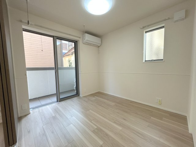 ＣＲＥＳＴ　ＯＩＺＵＭＩの洋室