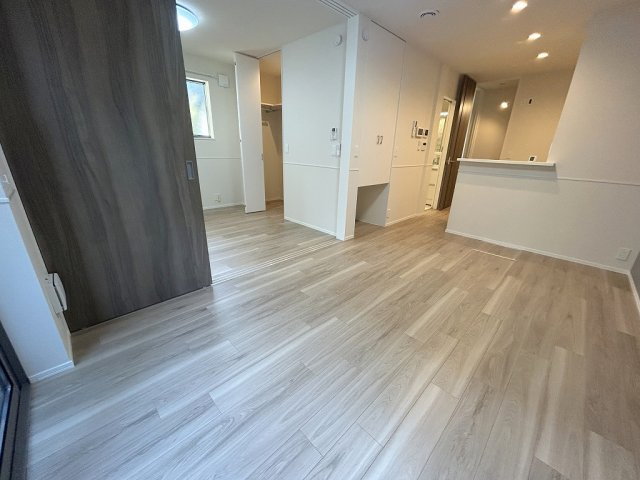 ＣＲＥＳＴ　ＯＩＺＵＭＩの居間・リビング