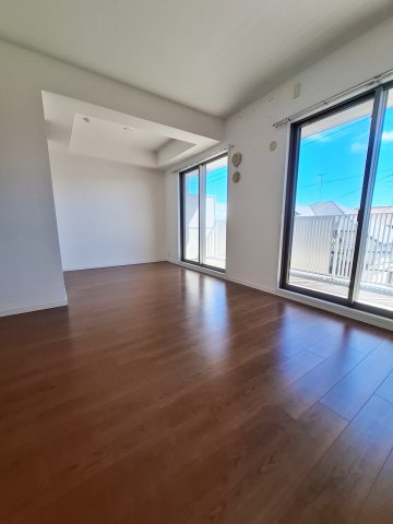 甲子園三番町ハイツの居間・リビング