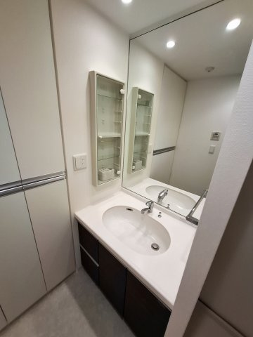 甲子園三番町ハイツの洗面所