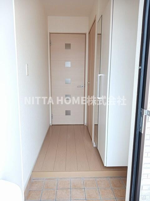 グレイスフルライフの玄関|シューズボックス完備の玄関です◆