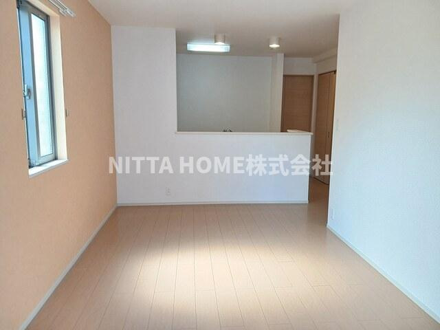 グレイスフルライフの居間・リビング|リビングは13.6帖です♪