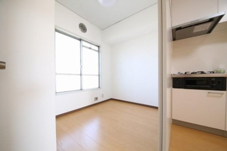 パークプラザ大和田マンションのその他|キッチン横の納戸です